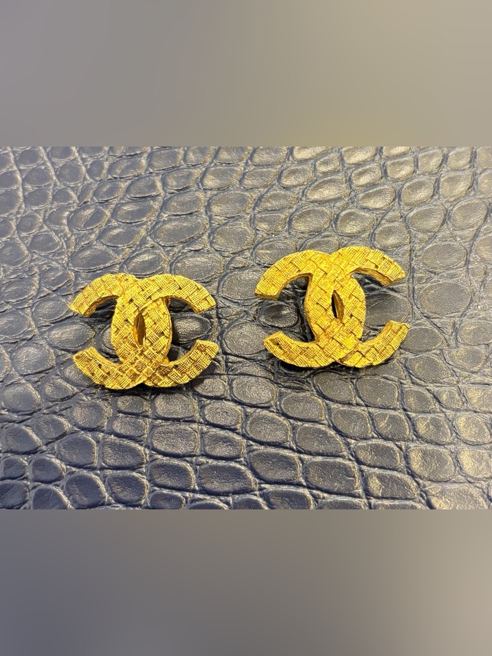 Vintage CHANEL 2913 Clip On Earrings 24K Gold Plated Basket Weave Karl Lagerfeld